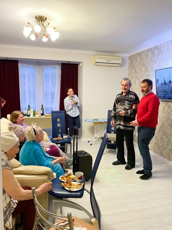 Los regalos de los ancianos de Trastevere a los ancianos de la casa familia en Lviv